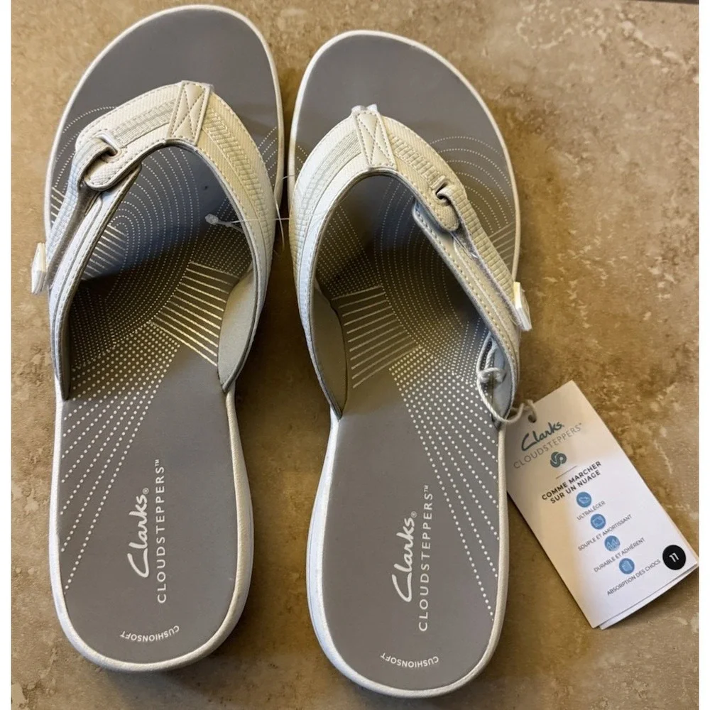 Clarks Cloudsteppers Brinkley Jazz White Flip-Flops Thong Sandals Size 11‎ NEW
